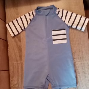 3 for $10/NWOT- 12M boy one peice short outfit